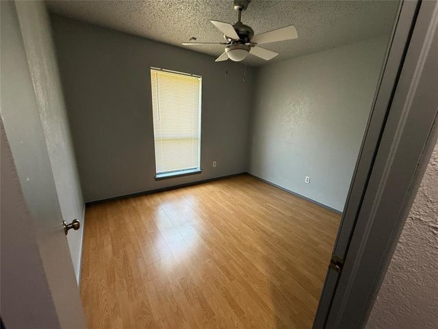 813 Wandering Way, Oklahoma City, OK 73170