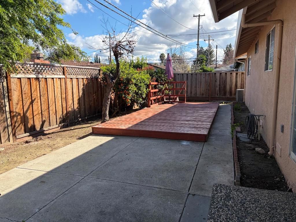 Image 13 of property listing at 870 Leigh Avenue, San Jose, CA 95128