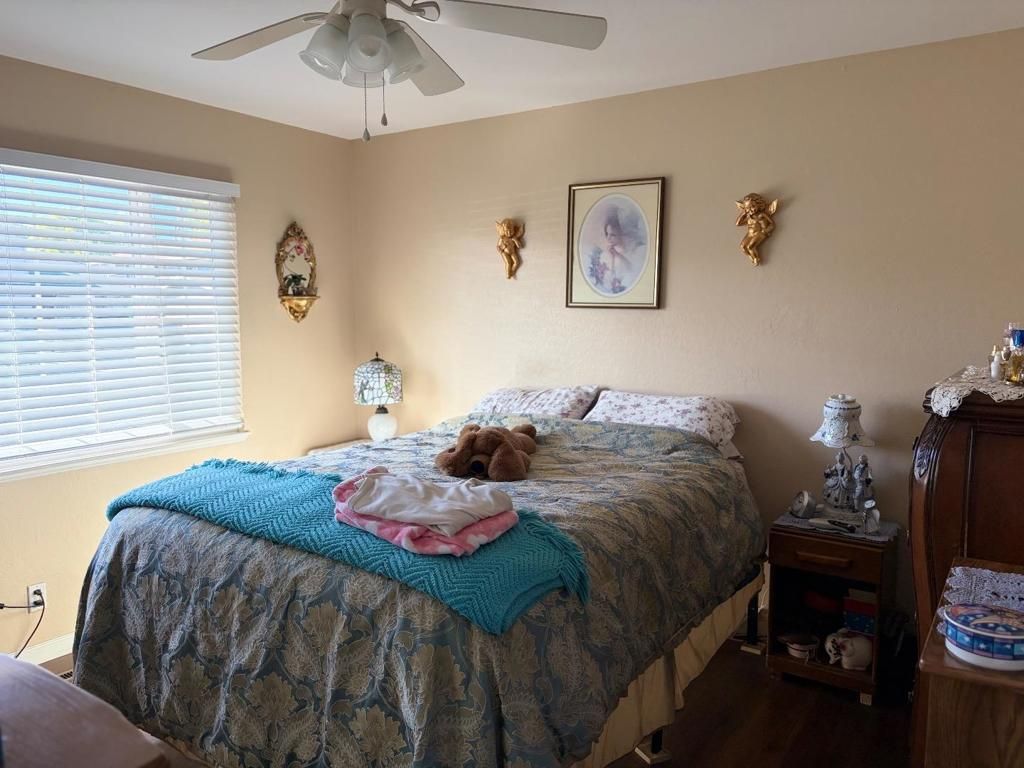 Image 19 of property listing at 870 Leigh Avenue, San Jose, CA 95128