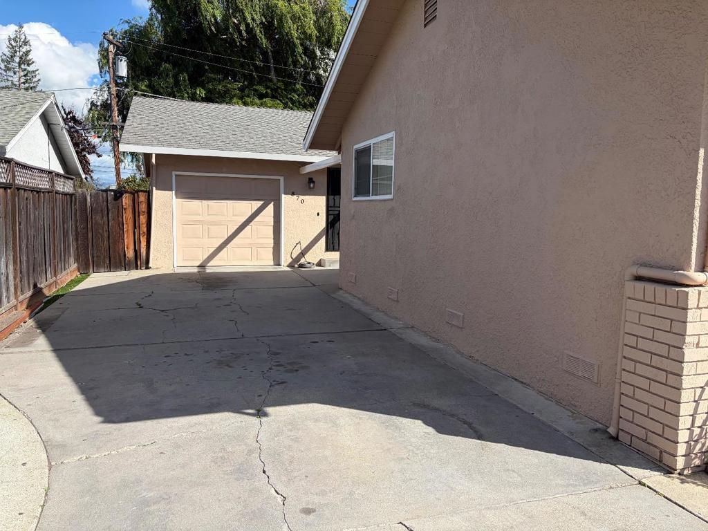 Image 4 of property listing at 870 Leigh Avenue, San Jose, CA 95128
