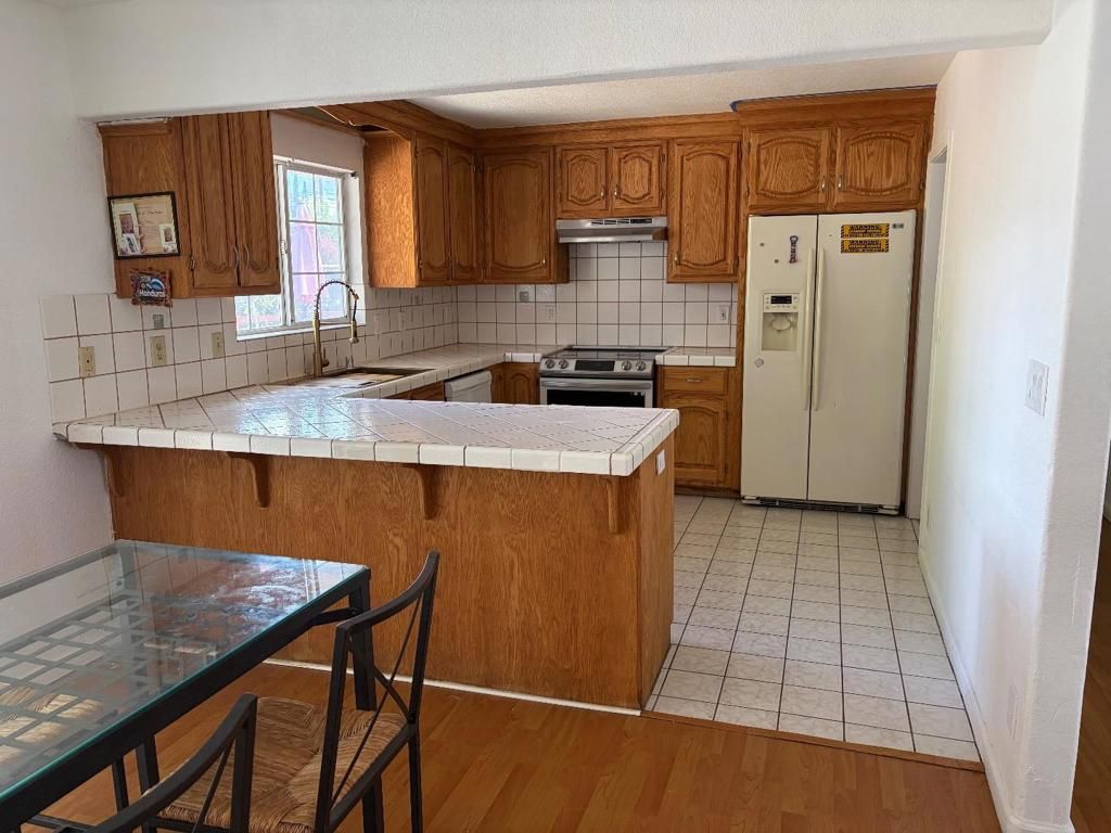 Image 5 of property listing at 870 Leigh Avenue, San Jose, CA 95128