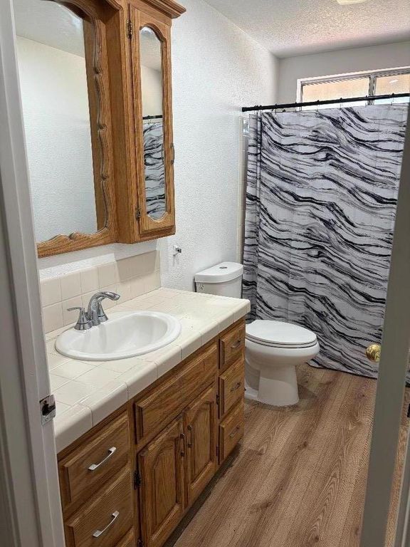 Image 9 of property listing at 870 Leigh Avenue, San Jose, CA 95128