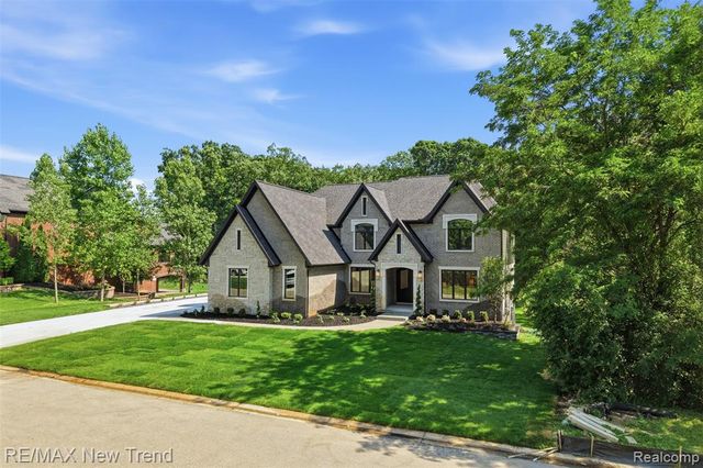 28943 Wintergreen, Farmington Hills, MI 48331