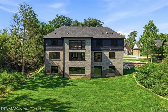 28943 Wintergreen, Farmington Hills, MI 48331