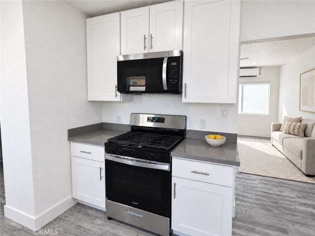 1152 E 77th, Los Angeles, CA 90001
