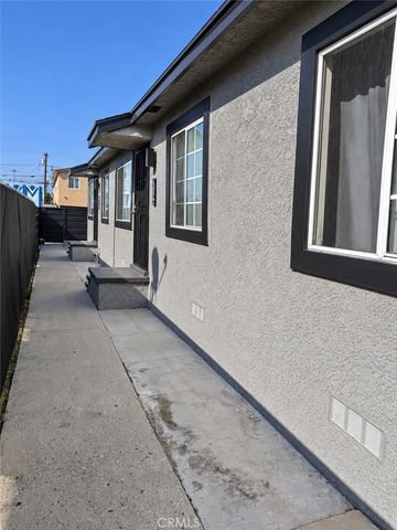 1152 E 77th, Los Angeles, CA 90001