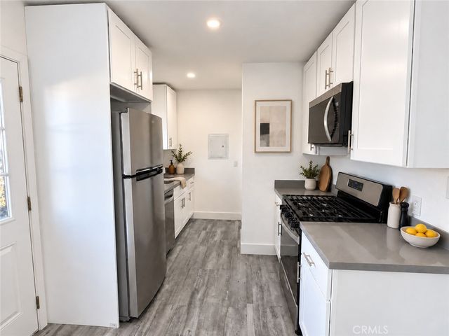 1152 E 77th, Los Angeles, CA 90001
