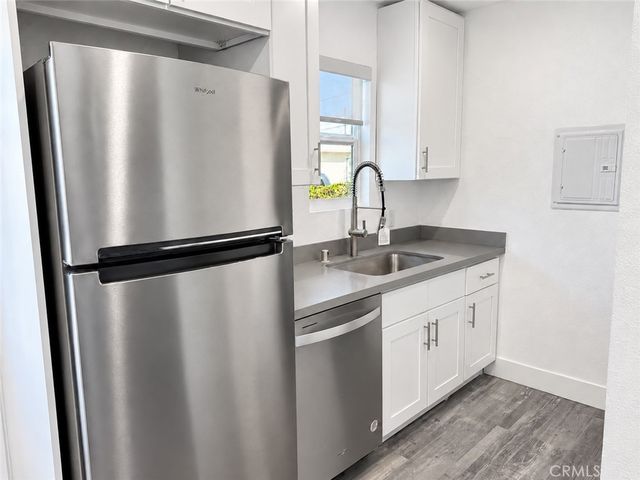 1152 E 77th, Los Angeles, CA 90001