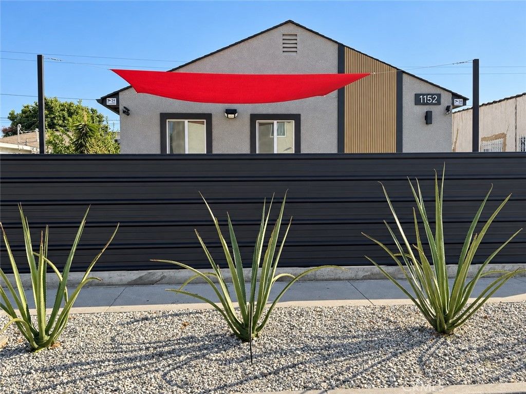 1152 E 77th, Los Angeles, CA 90001