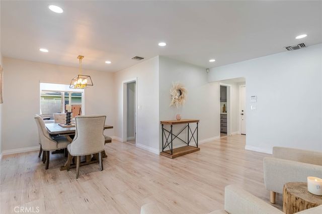 447 W Bennett Avenue, Glendora, CA 91741