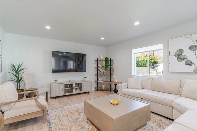 447 W Bennett Avenue, Glendora, CA 91741