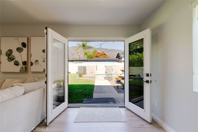 447 W Bennett Avenue, Glendora, CA 91741