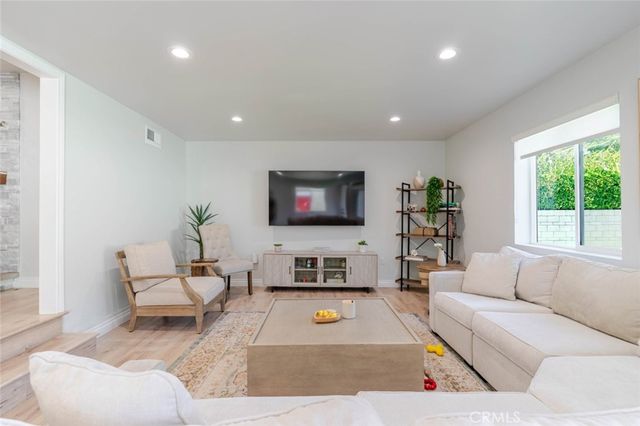 447 W Bennett Avenue, Glendora, CA 91741