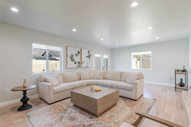 447 W Bennett Avenue, Glendora, CA 91741