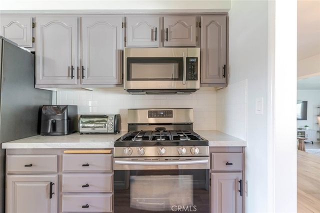 447 W Bennett Avenue, Glendora, CA 91741