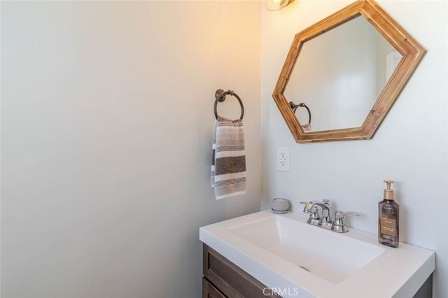 447 W Bennett Avenue, Glendora, CA 91741