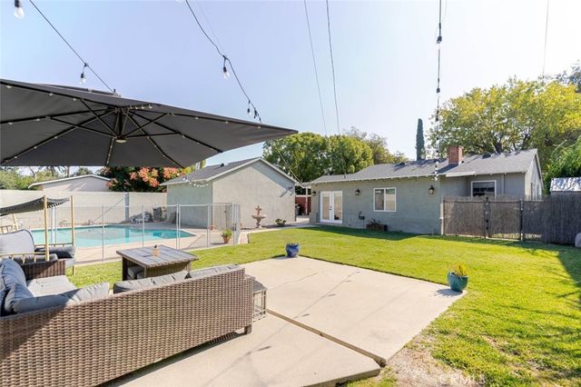 447 W Bennett Avenue, Glendora, CA 91741