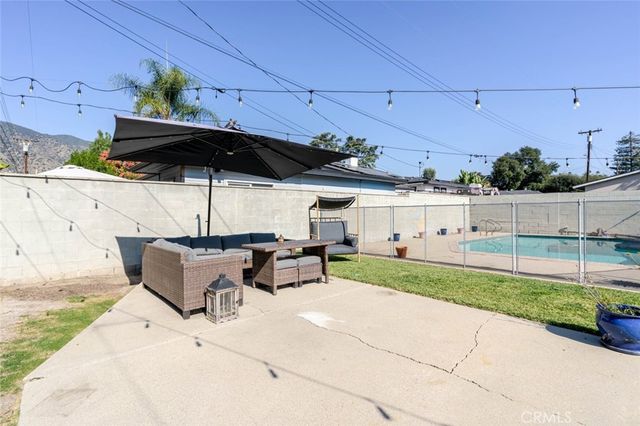 447 W Bennett Avenue, Glendora, CA 91741