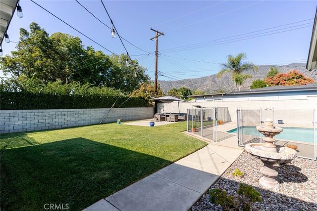 447 W Bennett Avenue, Glendora, CA 91741