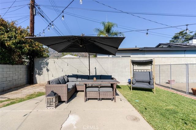447 W Bennett Avenue, Glendora, CA 91741