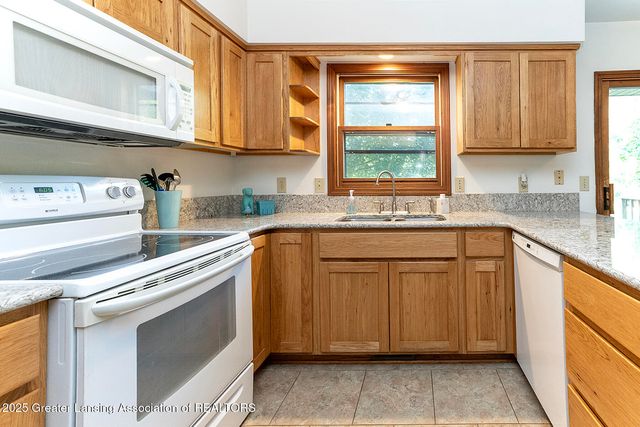 1591 Wenonah Drive, Okemos, MI 48864