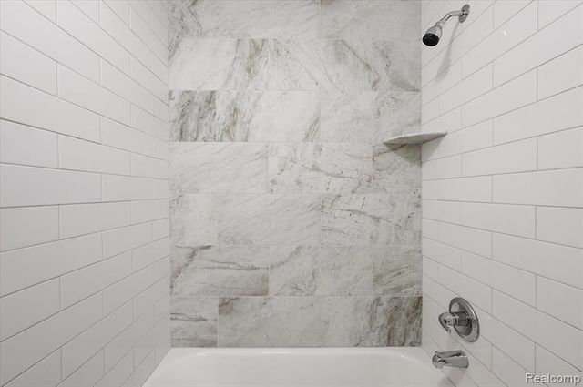 50437 Mistwood Drive, Macomb, MI 48042