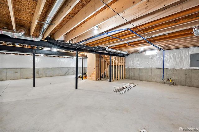 50437 Mistwood Drive, Macomb, MI 48042