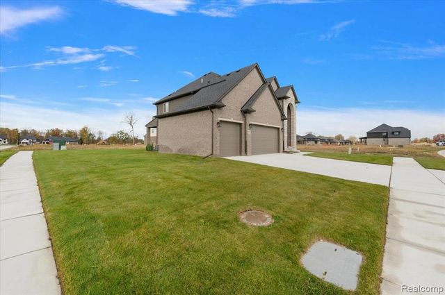 50437 Mistwood Drive, Macomb, MI 48042