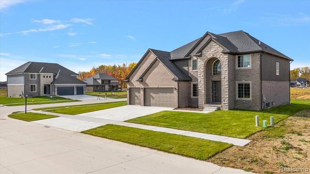50437 Mistwood Drive, Macomb, MI 48042