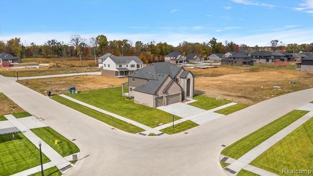 50437 Mistwood Drive, Macomb, MI 48042