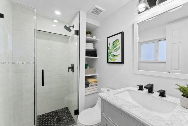 1315 NE 5th Ter, Fort Lauderdale, FL 33304