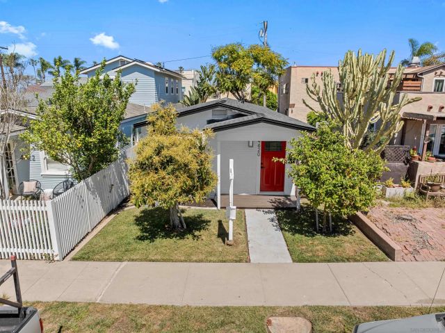 4620 Greene St, San Diego, CA 92107