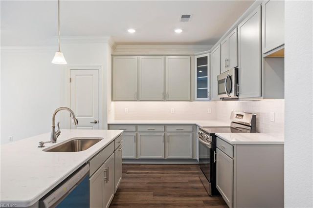 4932 Apricot WAY, Chesapeake, VA 23321