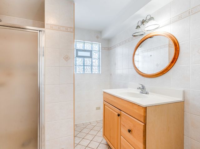 25216 River Road, Lake Barrington, IL 60010