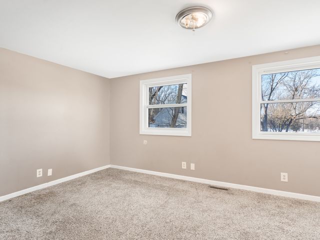 25216 River Road, Lake Barrington, IL 60010