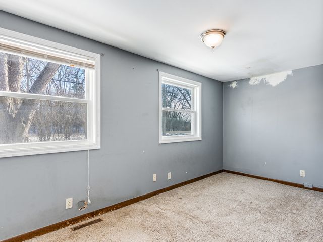 25216 River Road, Lake Barrington, IL 60010