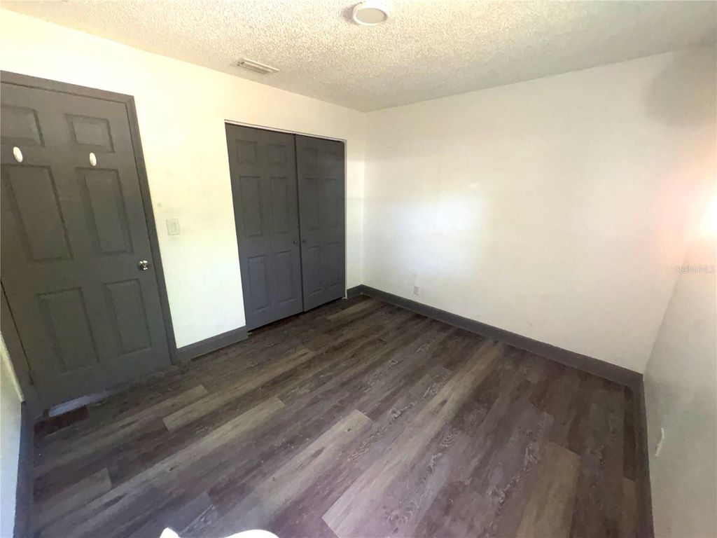 Image 11 of property listing at 7019 N WILLOW AVENUE, Tampa, FL 33604