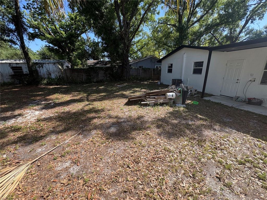 Image 16 of property listing at 7019 N WILLOW AVENUE, Tampa, FL 33604