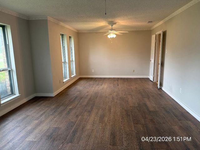 103 Red Bud Court, Oak Leaf, TX 75154