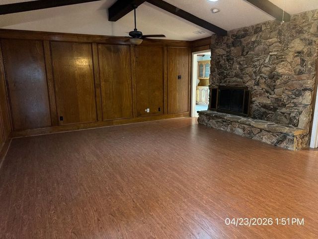 103 Red Bud Court, Oak Leaf, TX 75154