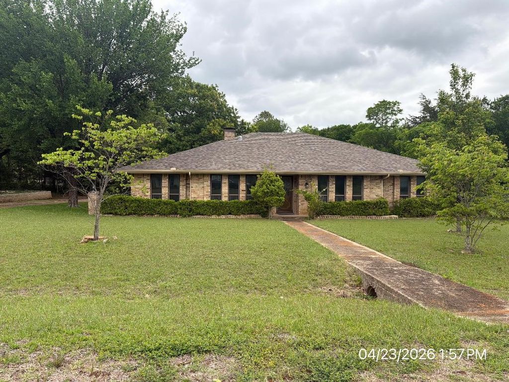 103 Red Bud Court, Oak Leaf, TX 75154