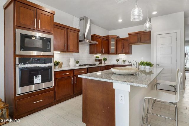 3812 Peak Place, El Paso, TX 79938