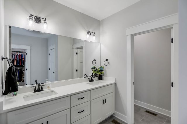 29490 Highway 49, E, Orlinda, TN 37141