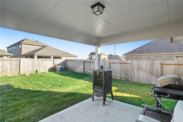 104 Shallow Creek Drive, Waller, TX 77484