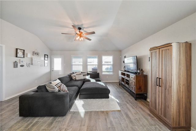 104 Shallow Creek Drive, Waller, TX 77484