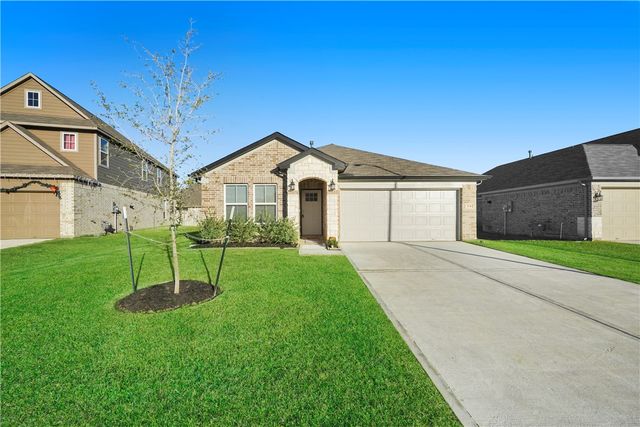 104 Shallow Creek Drive, Waller, TX 77484