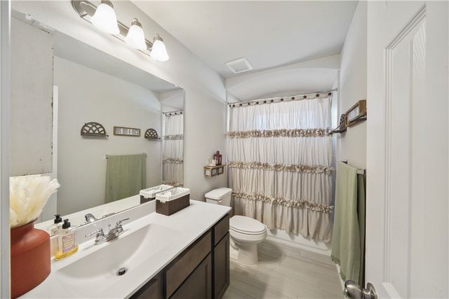 104 Shallow Creek Drive, Waller, TX 77484