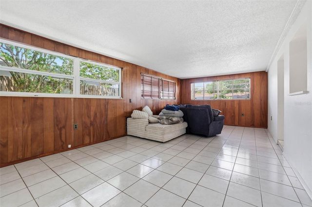 2112 W ORIENT STREET, Tampa, FL 33607