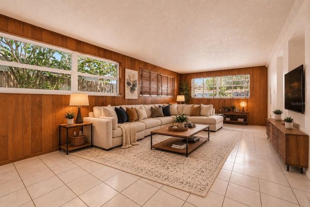 2112 W ORIENT STREET, Tampa, FL 33607
