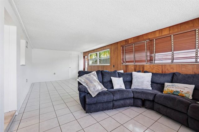 2112 W ORIENT STREET, Tampa, FL 33607